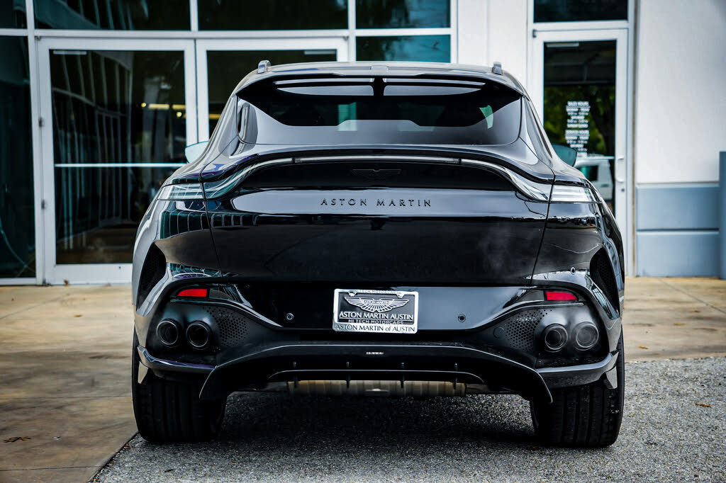 2025 Aston Martin DBX