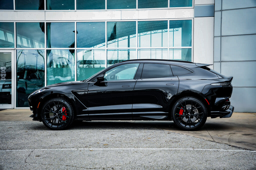 2025 Aston Martin DBX