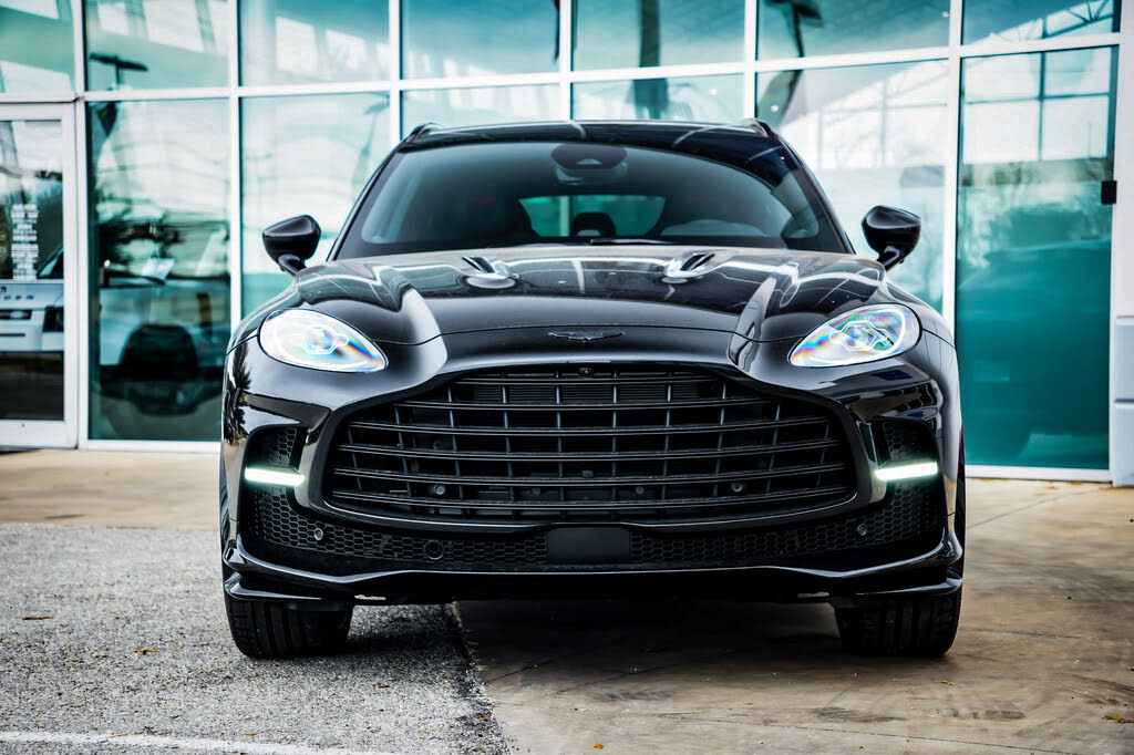 2025 Aston Martin DBX