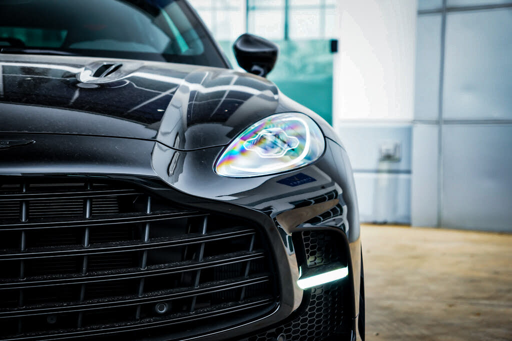 2025 Aston Martin DBX