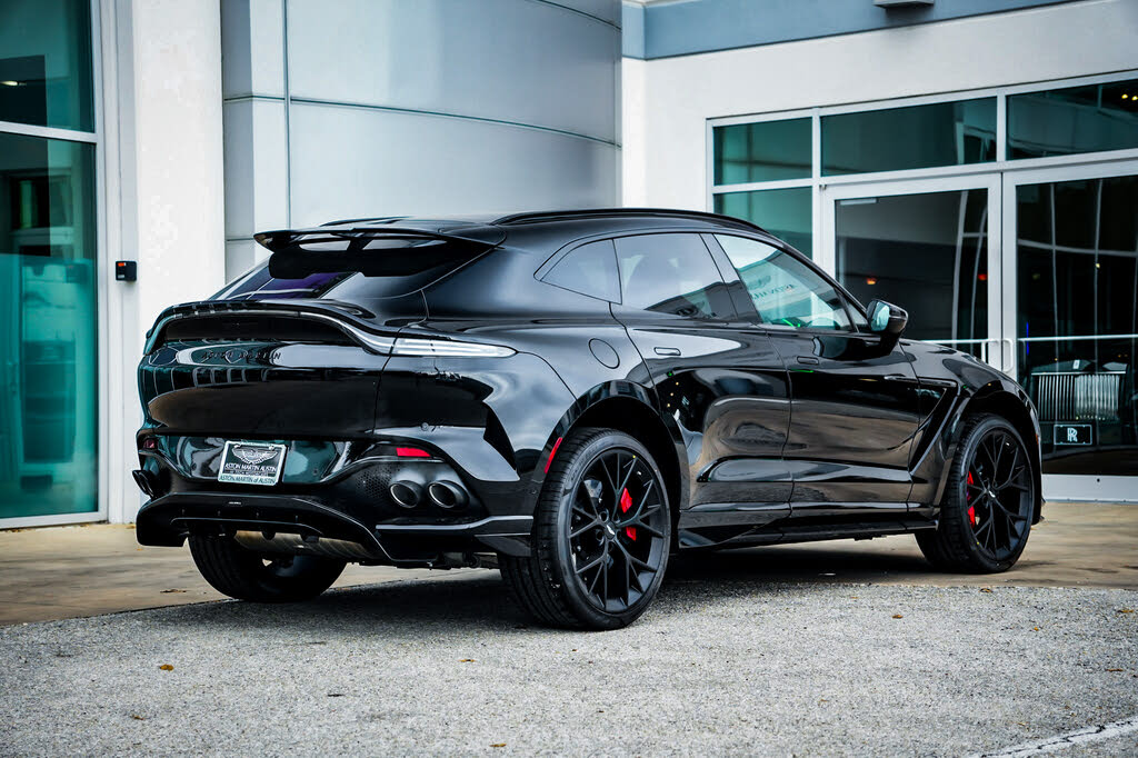 2025 Aston Martin DBX