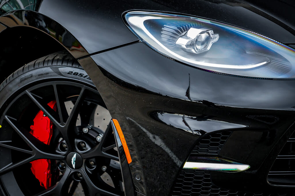 2025 Aston Martin DBX