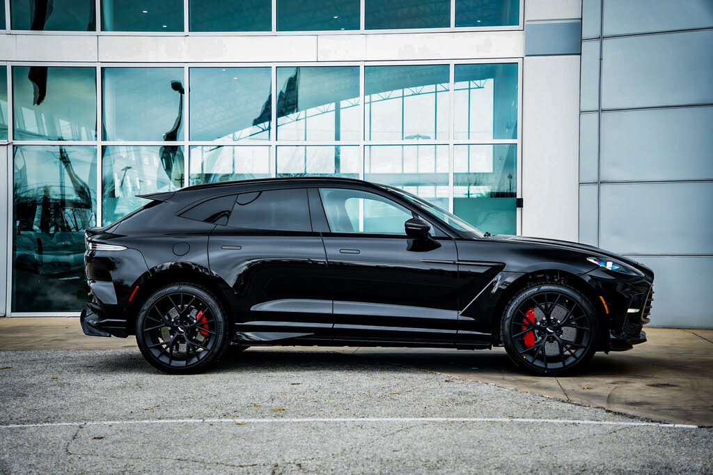 2025 Aston Martin DBX