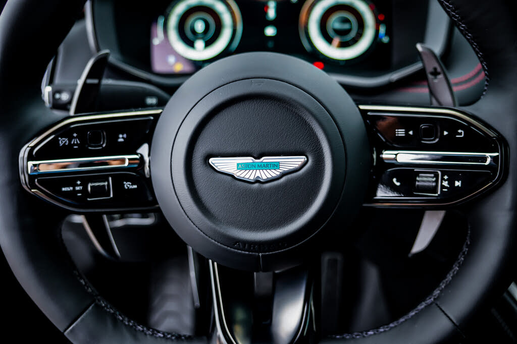 2025 Aston Martin DBX
