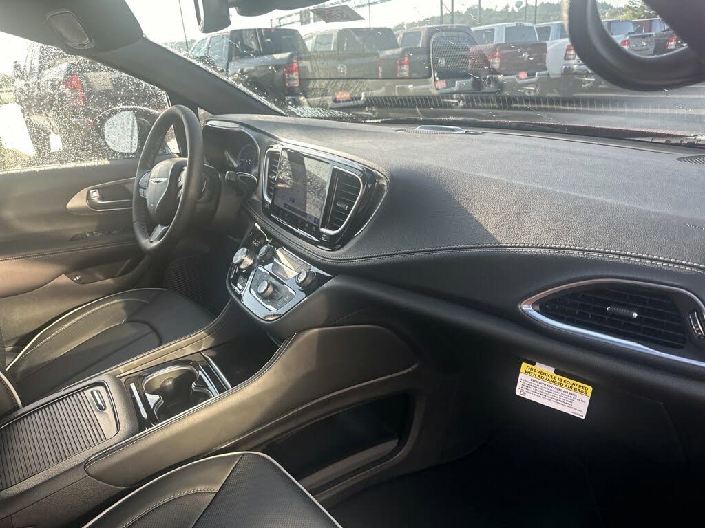 2024 Chrysler Pacifica Plug-In Hybrid