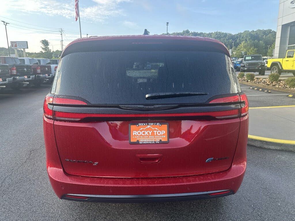 2024 Chrysler Pacifica Plug-In Hybrid