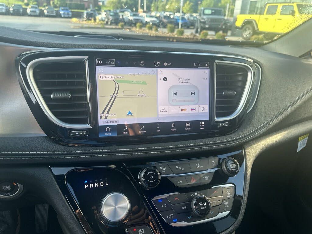 2024 Chrysler Pacifica Plug-In Hybrid