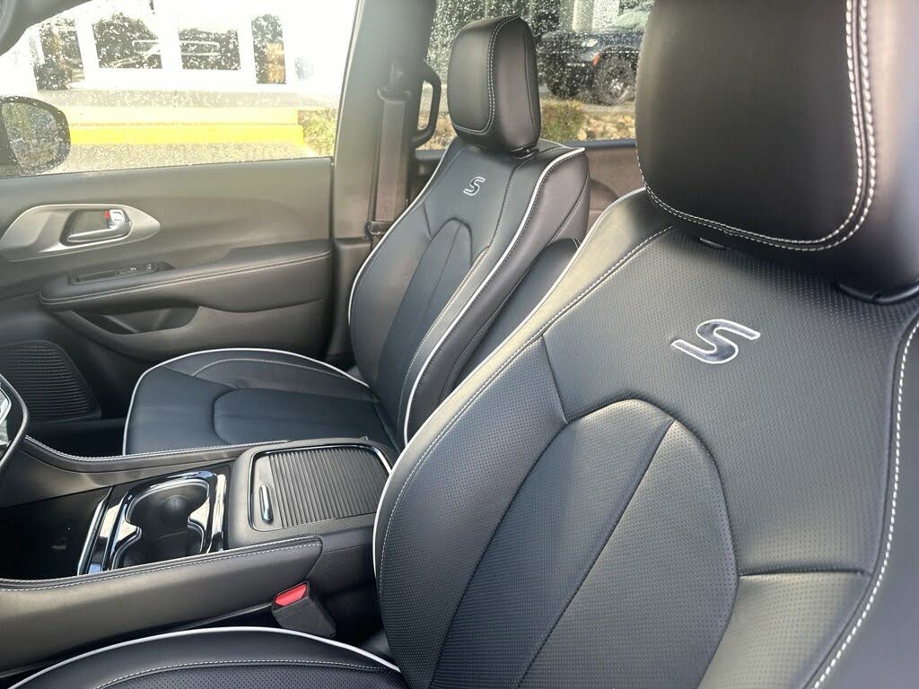 2024 Chrysler Pacifica Plug-In Hybrid
