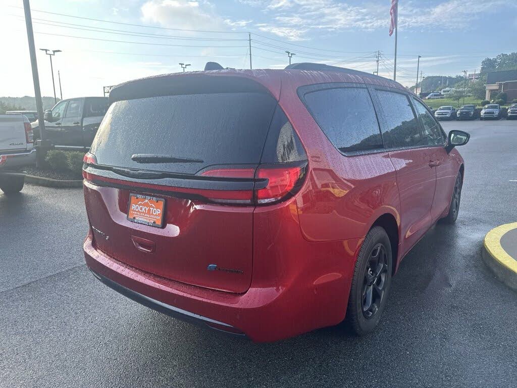 2024 Chrysler Pacifica Plug-In Hybrid
