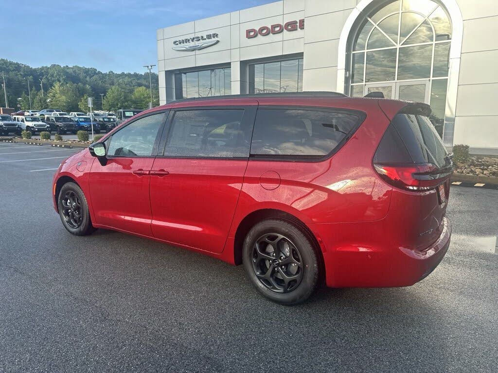 2024 Chrysler Pacifica Plug-In Hybrid