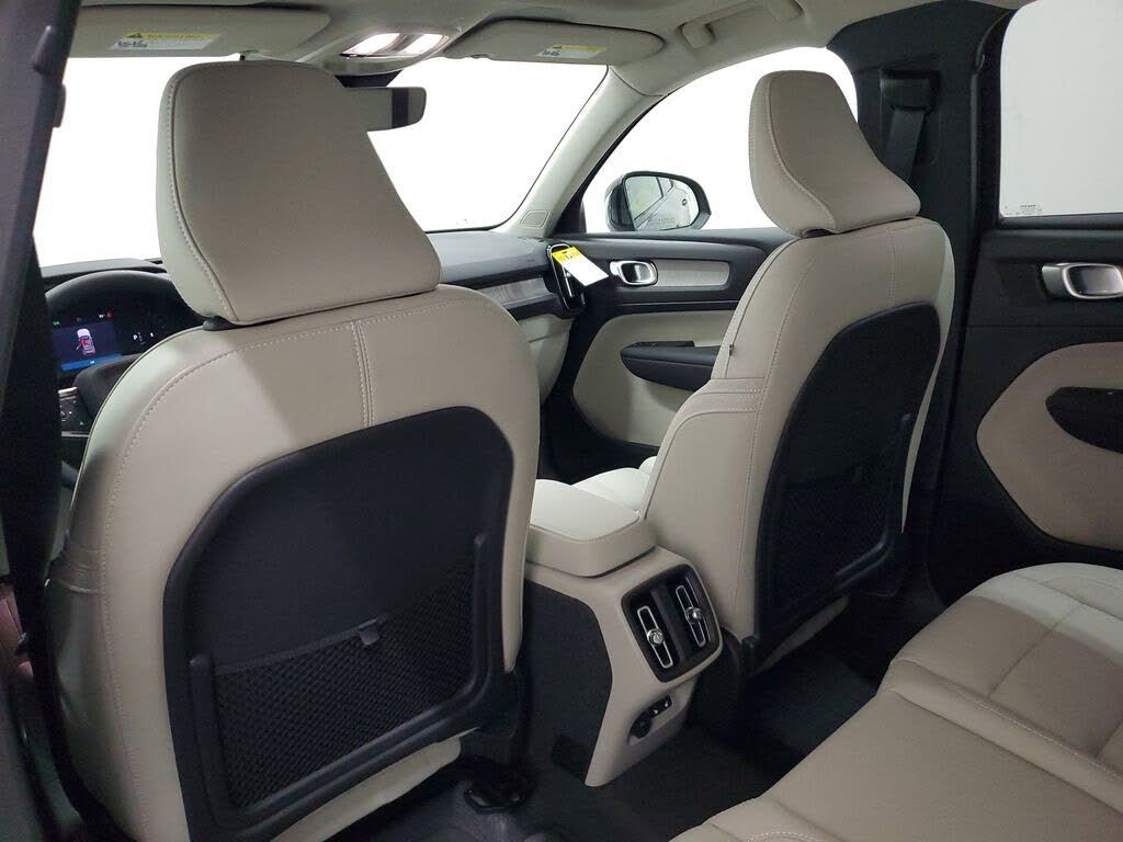 2026 Volvo XC40