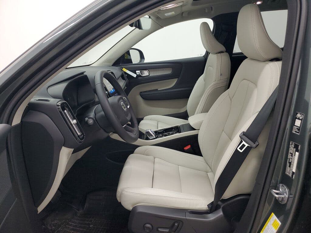 2026 Volvo XC40