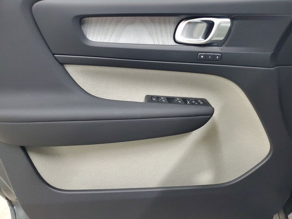 2026 Volvo XC40