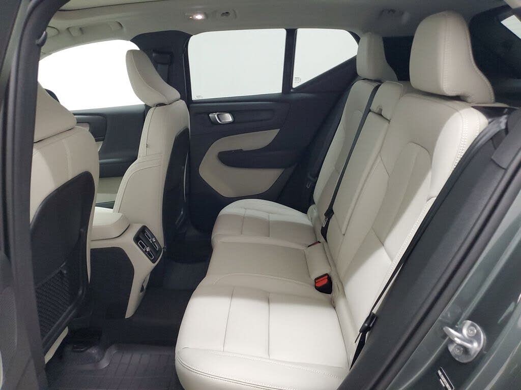 2026 Volvo XC40