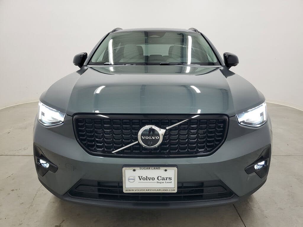 2026 Volvo XC40