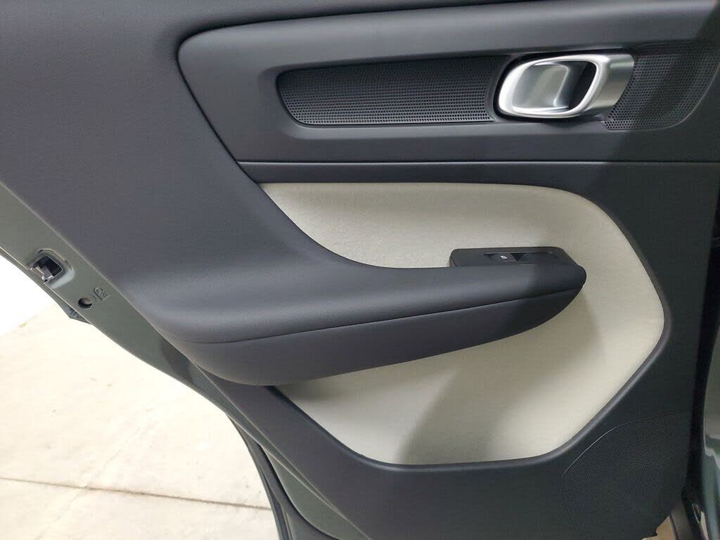 2026 Volvo XC40