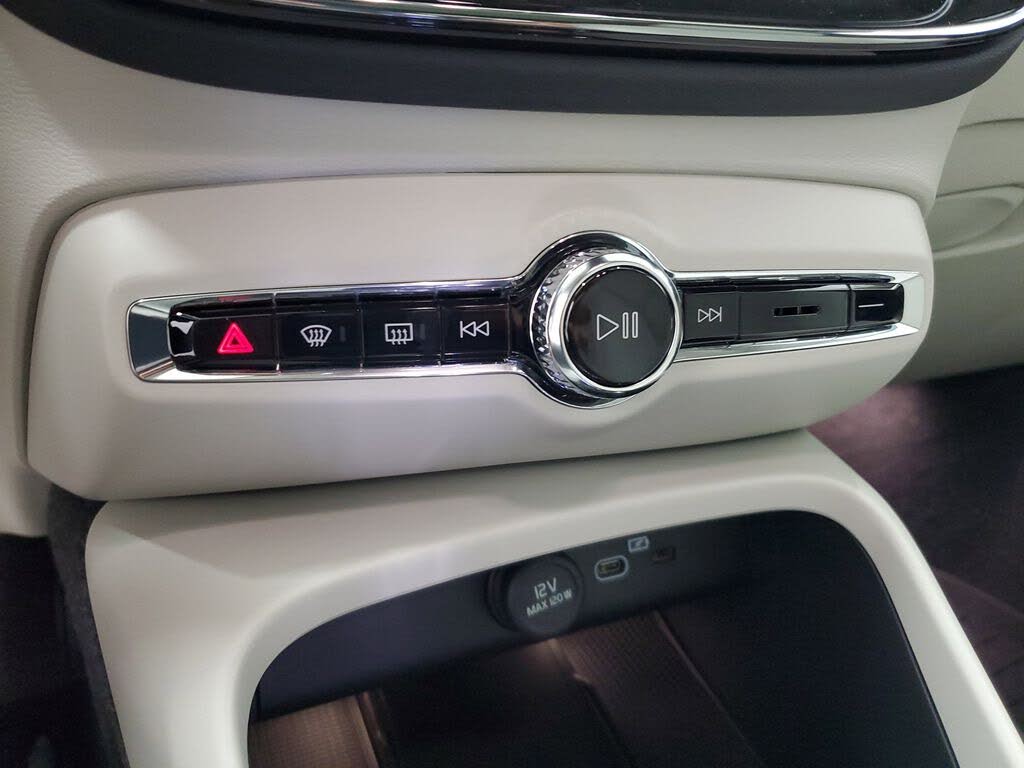 2026 Volvo XC40