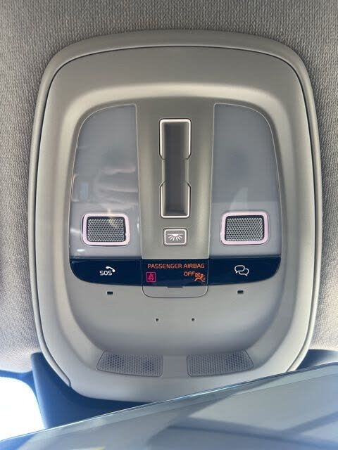 2025 Volvo XC40