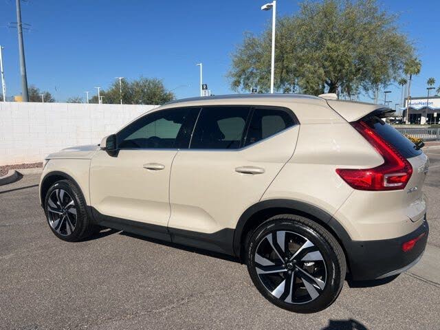 2025 Volvo XC40