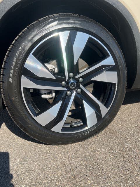 2025 Volvo XC40