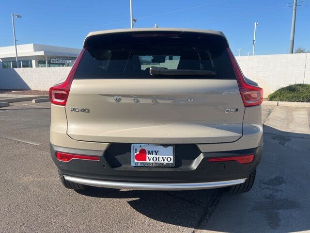 2025 Volvo XC40