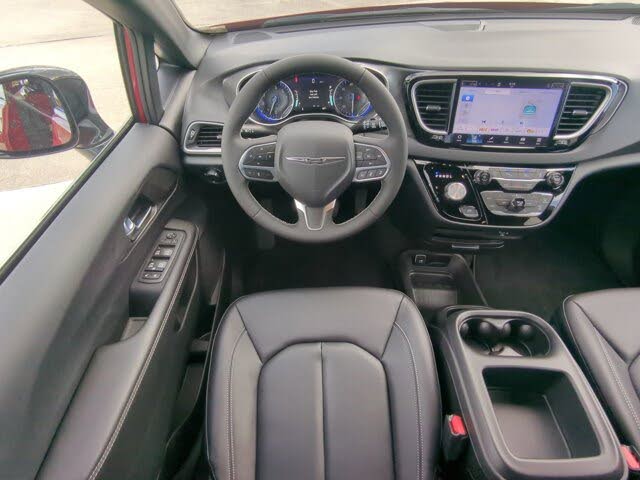 2026 Chrysler Voyager