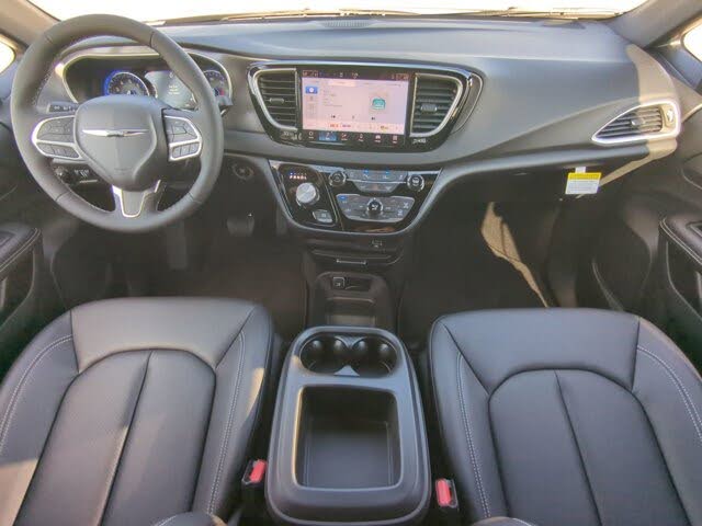 2026 Chrysler Voyager