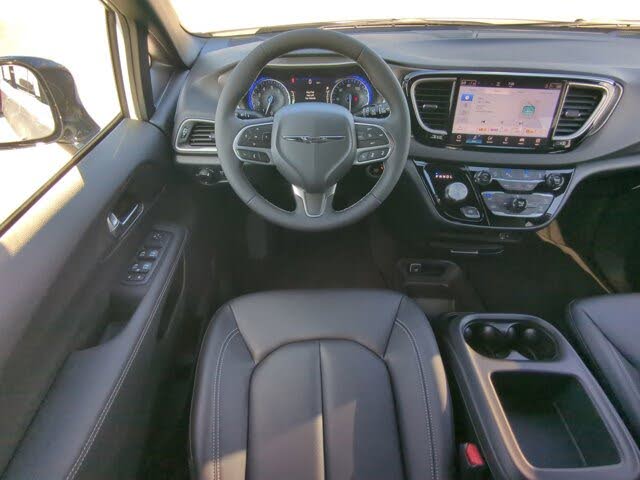 2026 Chrysler Voyager