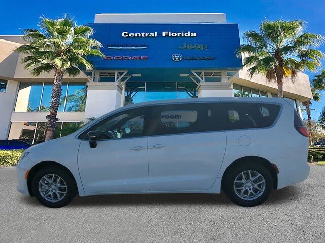 2026 Chrysler Voyager