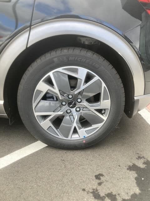 2025 Genesis GV60