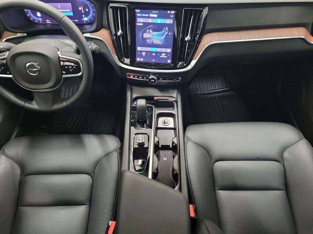 2025 Volvo S60