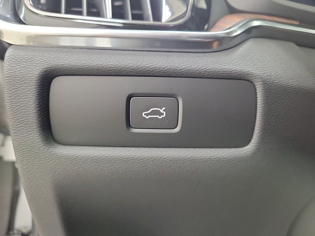 2025 Volvo S60
