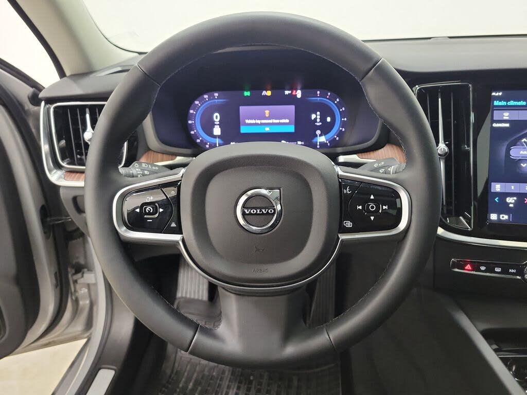 2025 Volvo S60
