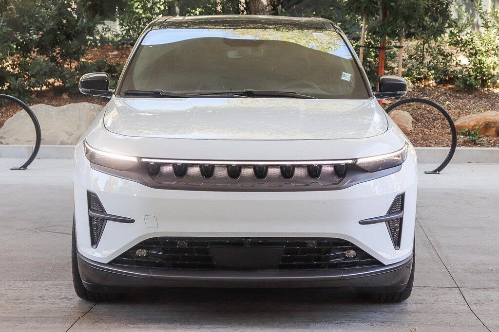2025 Jeep Wagoneer S