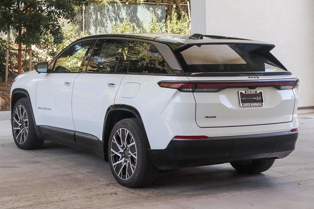 2025 Jeep Wagoneer S