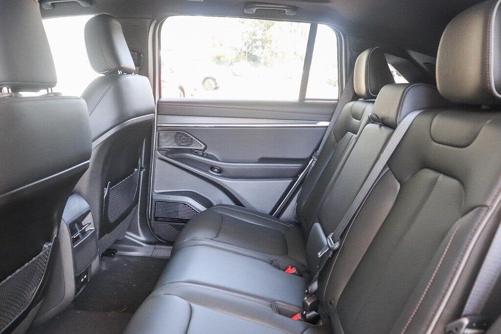 2025 Jeep Wagoneer S