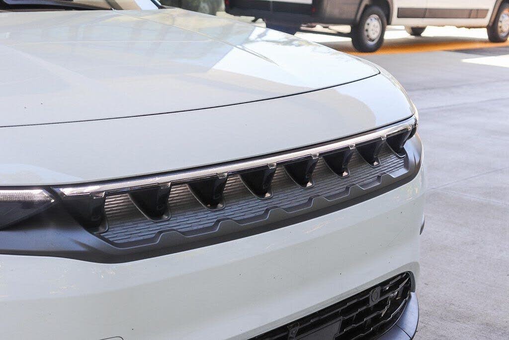 2025 Jeep Wagoneer S