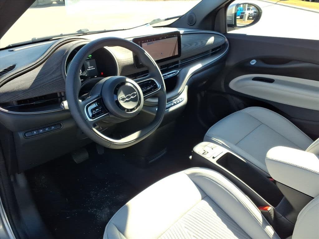2025 FIAT 500e