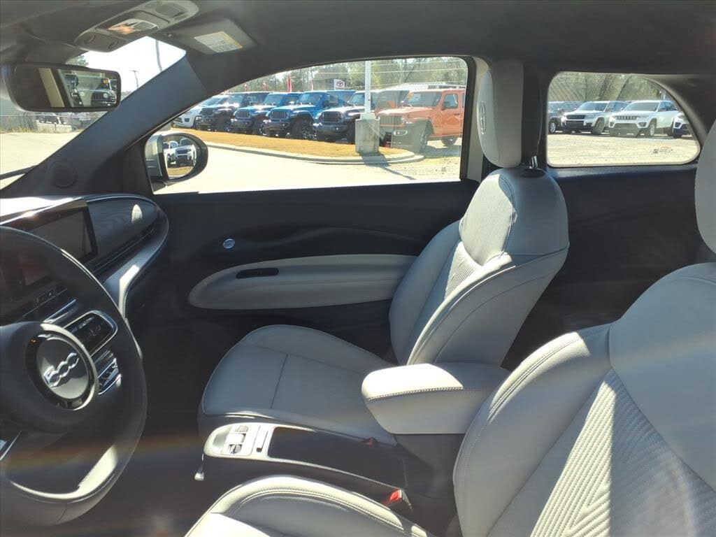 2025 FIAT 500e