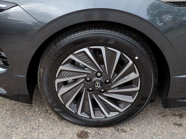 2025 Hyundai Sonata Hybrid