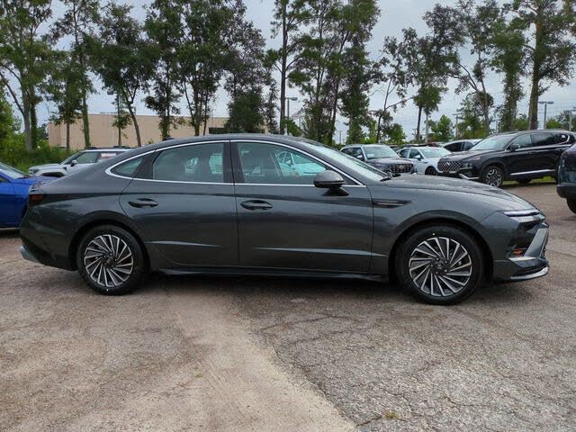 2025 Hyundai Sonata Hybrid