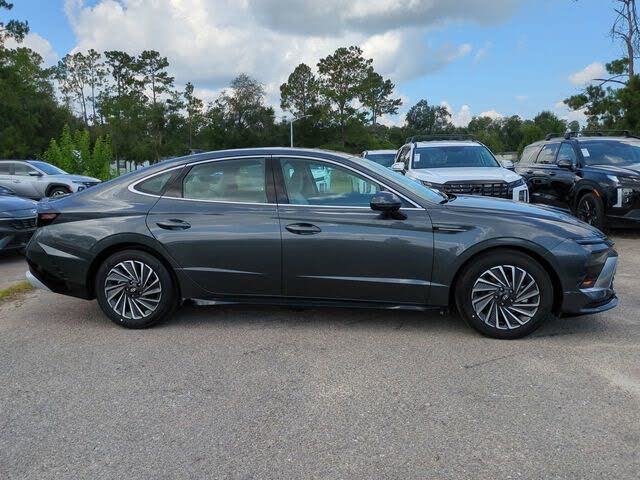 2025 Hyundai Sonata Hybrid