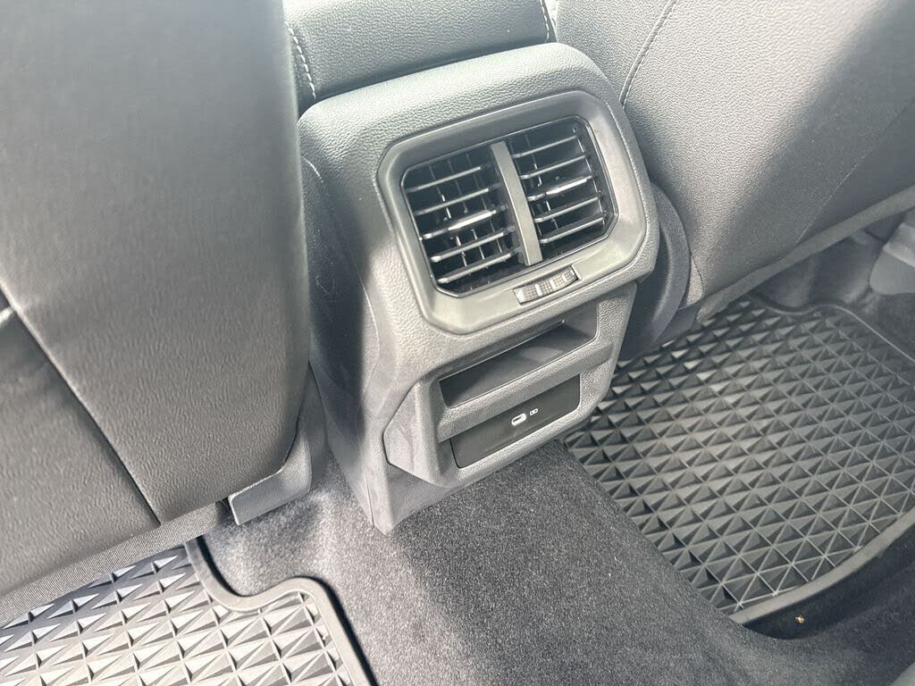 2024 Volkswagen Taos
