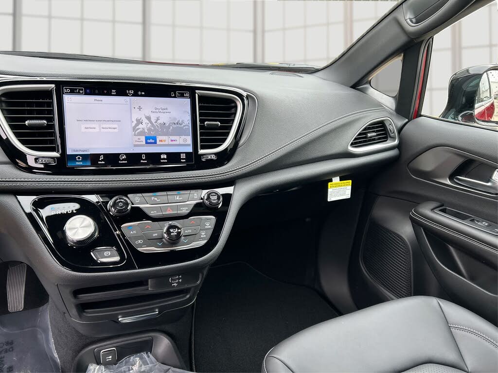 2026 Chrysler Pacifica
