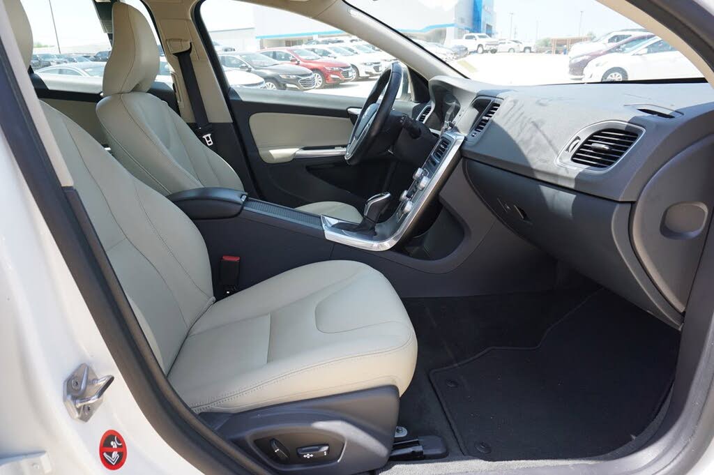 2017 Volvo V60