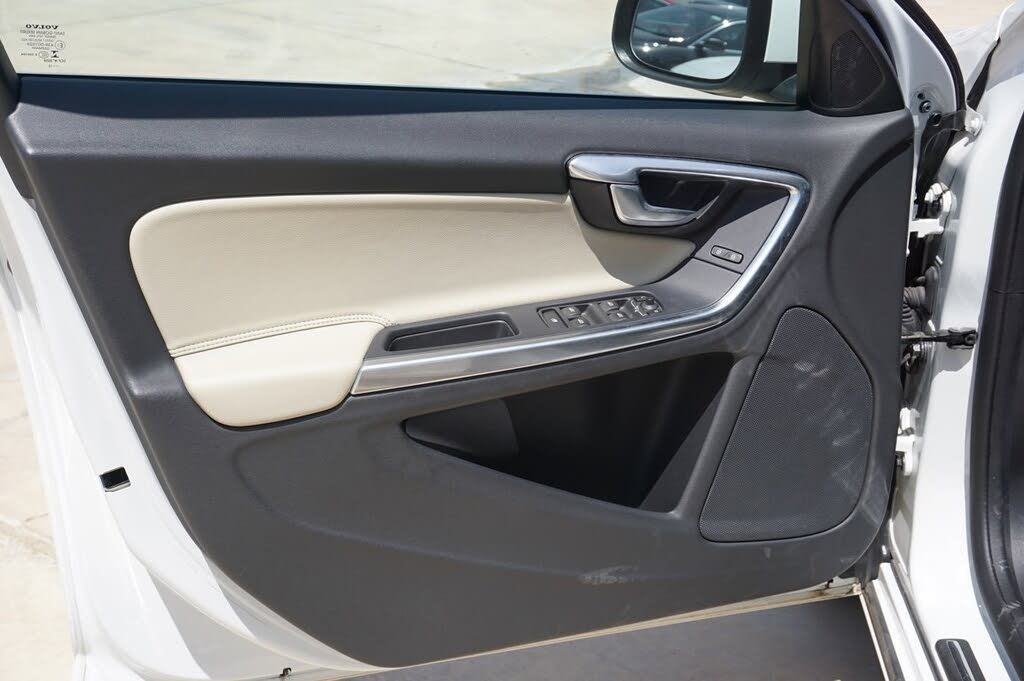 2017 Volvo V60