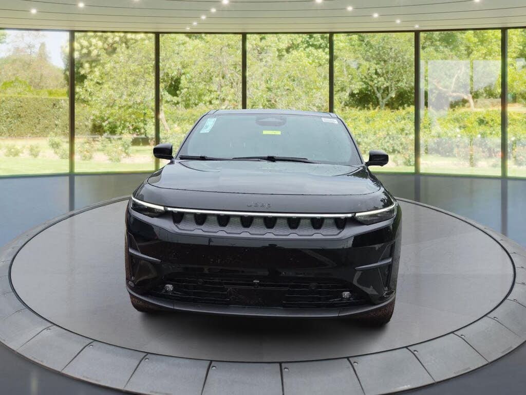 2025 Jeep Wagoneer S