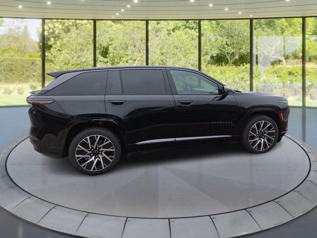 2025 Jeep Wagoneer S
