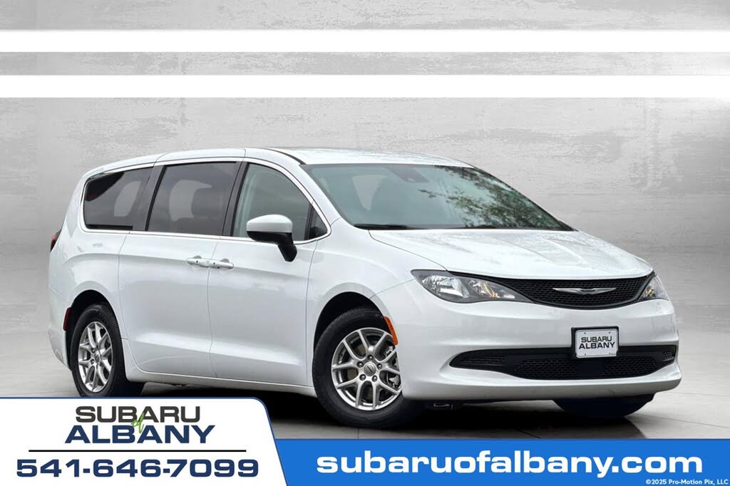 2023 Chrysler Voyager