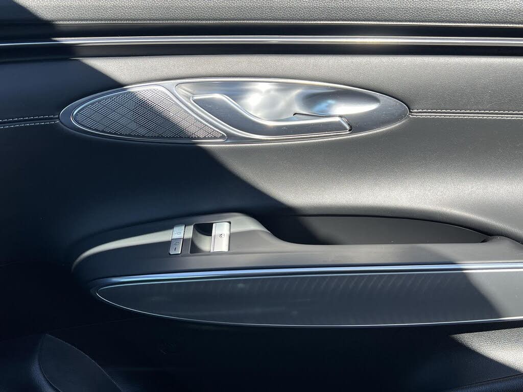 2025 Genesis GV70